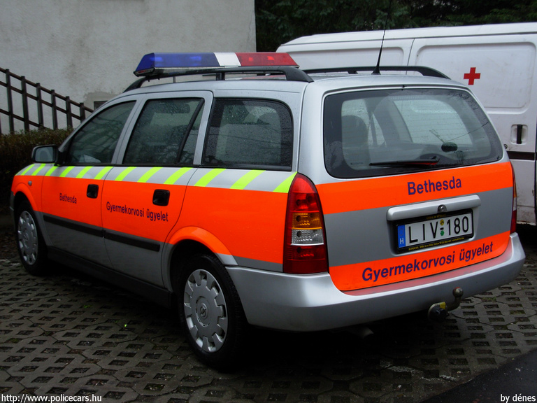Opel Astra G Caravan, Budapest, Bethesda Gyermekkórház, gyermekorvosi ügyelet, fotó: dénes
Keywords: mentő magyar Magyarország mentőautó LIV-180
