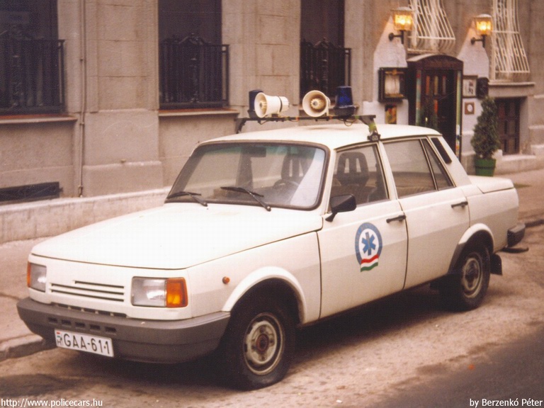 Wartburg 1.3, Országos Mentõszolgálat, fotó: Berzenkó Péter
Keywords: mentő mentőautó OMSZ magyar Magyarország GAA-611
