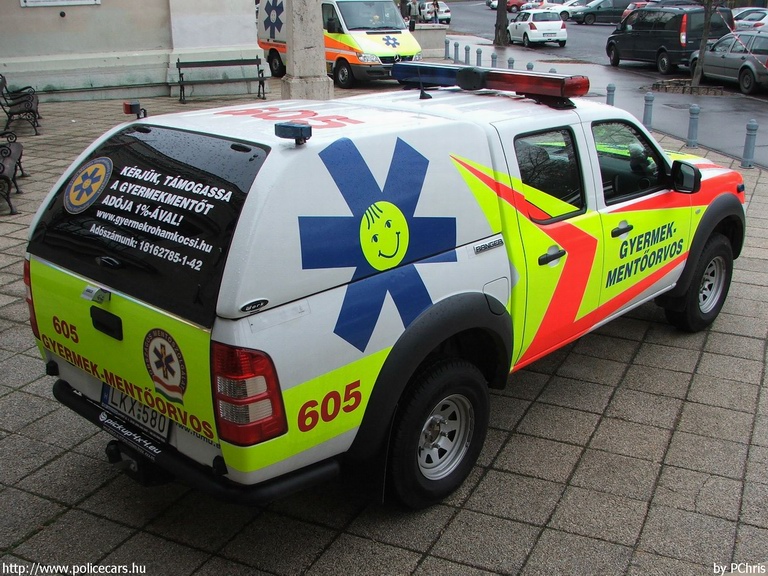 Ford Ranger, Szent Márton Gyermekmentõ Szolgálat, fotó: PChris
Keywords: mentő magyar Magyarország mentőautó LKX-580