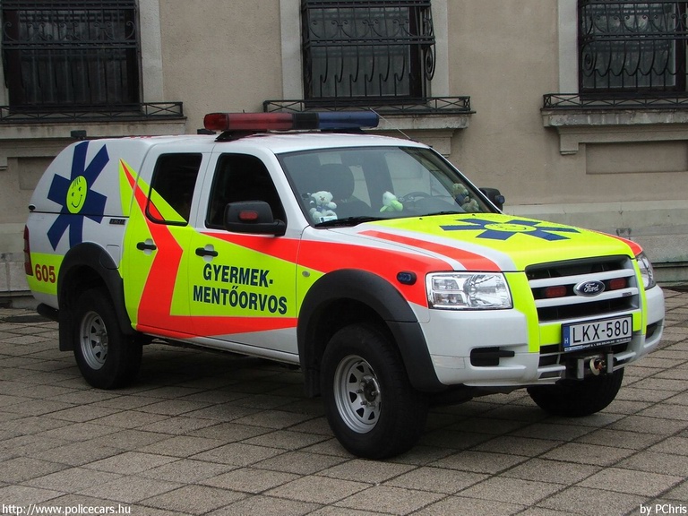 Ford Ranger, Szent Márton Gyermekmentõ Szolgálat, fotó: PChris
Keywords: mentő magyar Magyarország mentőautó LKX-580