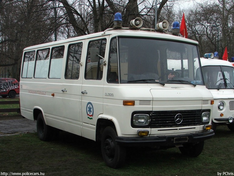 Mercedes 309, Országos Mentõszolgálat, fotó: PChris
Keywords: mentő mentőautó OMSZ magyar magyarország
