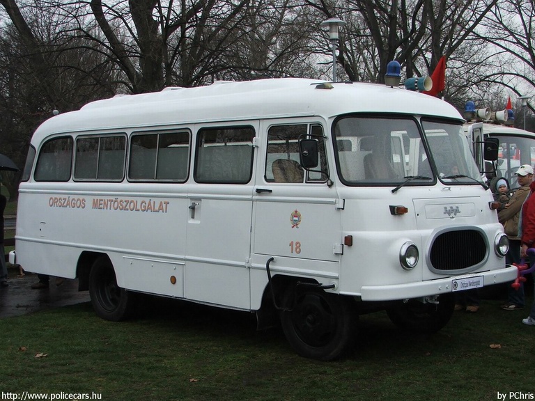 Robur, Országos Mentõszolgálat, fotó: PChris
Keywords: mentő mentőautó OMSZ magyar magyarország