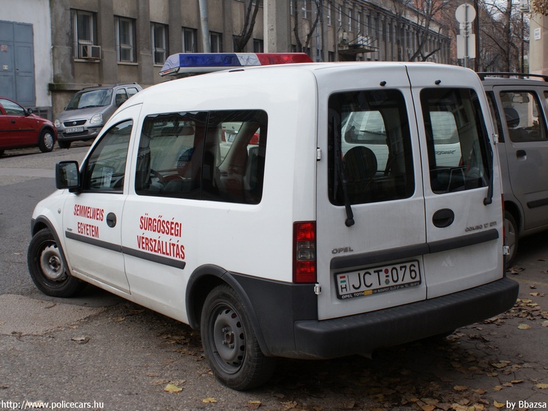Opel Combo 1.7 DTI, Semmelweis Egyetem, vérszállítás, fotó: Bbazsa
Keywords: mentő mentőautó magyar Magyarország JCT-076