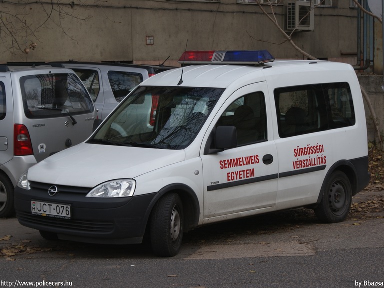 Opel Combo 1.7 DTI, Semmelweis Egyetem, vérszállítás, fotó: Bbazsa
Keywords: mentő mentőautó magyar Magyarország JCT-076