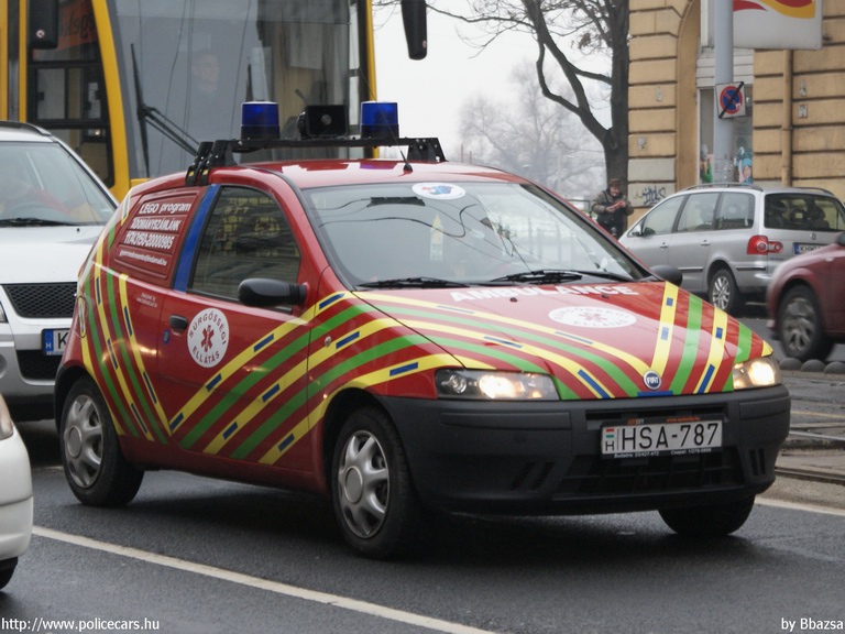 Fiat Punto, Hazai Alapítvány, Budapest, fotó: Bbazsa
Keywords: mentő mentőautó magyar Magyarország HSA-787