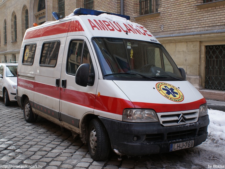 Citroen Jumper, Universal Medical Kft., fotó: Bbazsa
Keywords: mentő mentőautó magyar Magyarország LHJ-769