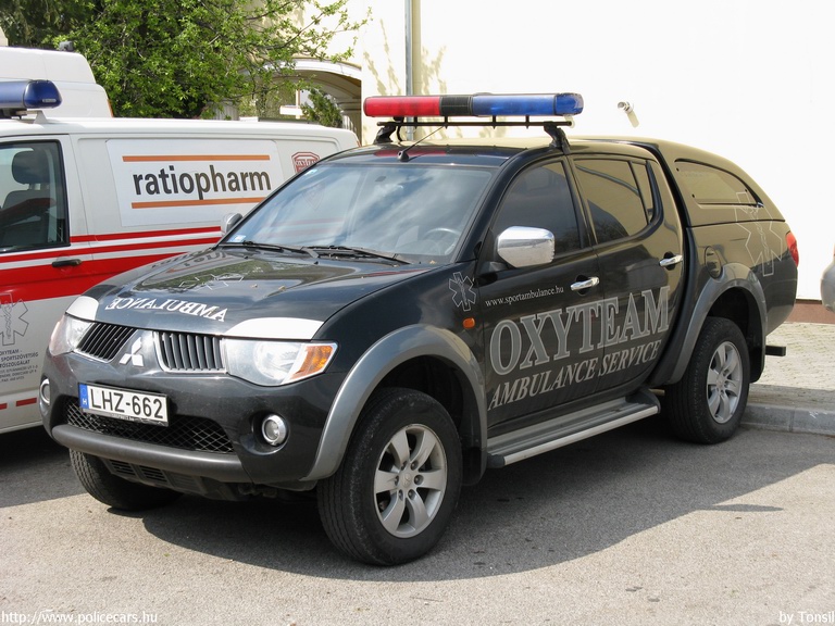 Mitsubishi L200, Oxyteam Nemzeti Sportszövetség Mentõszolgálat, fotó: Tonsil
Keywords: mentő mentőautó magyar Magyarország LHZ-662