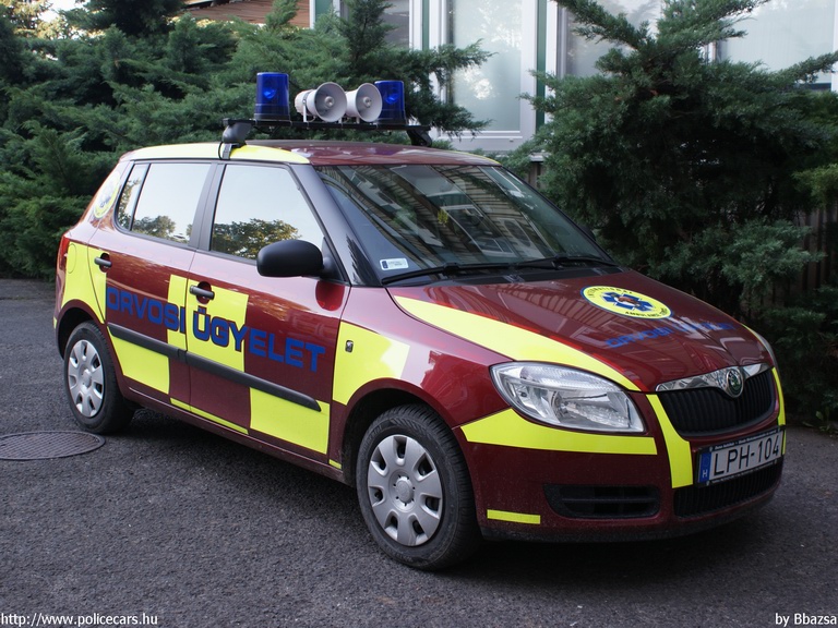 Skoda Fabia II, orvosi ügyelet, Budapest, International Ambulance, fotó: Bbazsa
Keywords: mentő mentőautó magyar Magyarország LPH-104