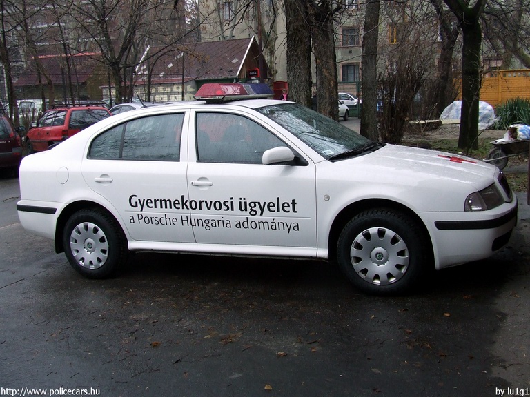Skoda Octavia, gyermekorvosi ügyelet, Heim Pál kórház, fotó: lu1g1
Keywords: mentő magyar Magyarország mentőautó KVZ-629