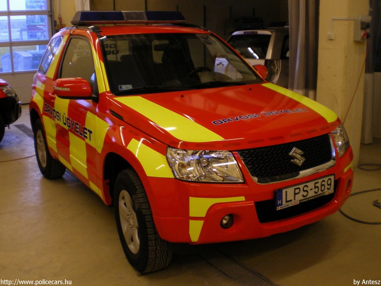 Suzuki Grand Vitara, orvosi ügyelet, International Ambulance, fotó: Antesz
Keywords: mentő mentőautó magyar Magyarország LPS-569