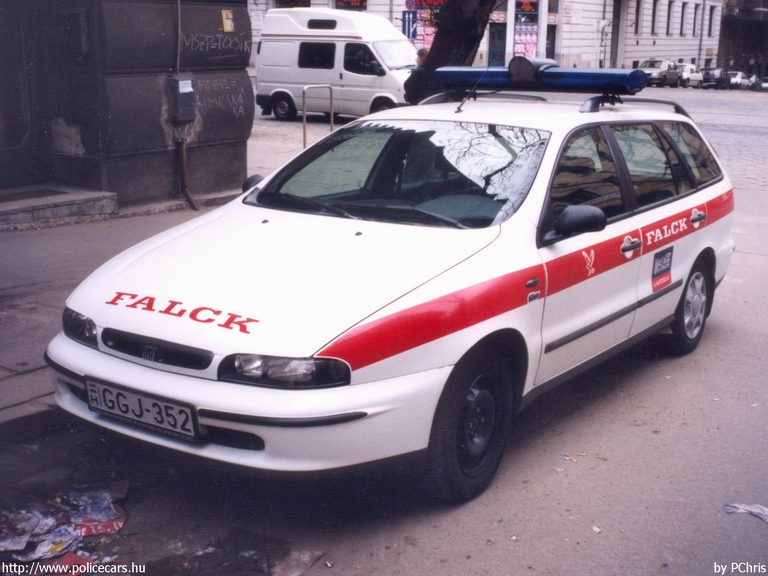 Fiat Marea, orvosi ügyelet, Budapest, FALCK (Fõnix S.O.S. Zrt.), fotó: PChris
Keywords: mentő mentőautó magyar Magyarország GGJ-352