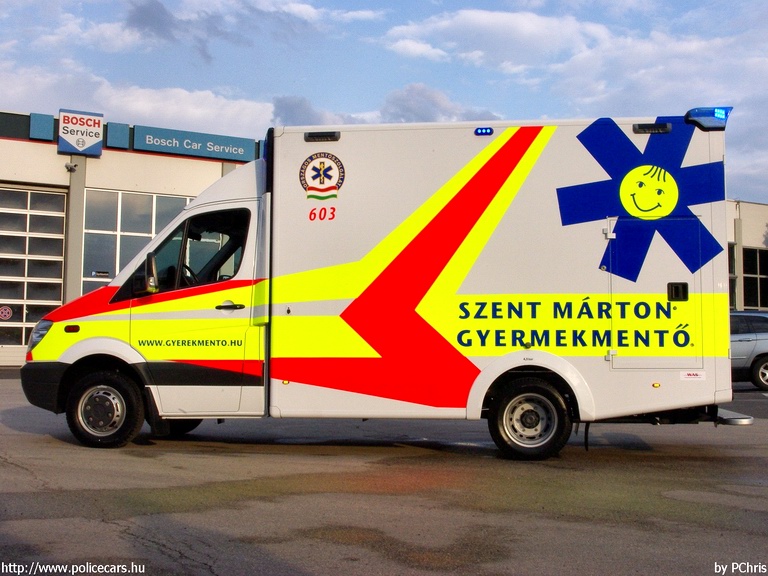 Mercedes-Benz Sprinter II 519 CDi, Budapest, Szent Márton Gyermekmentõ Szolgálat, fotó: PChris
Keywords: mentő mentőautó magyar Magyarország MA03-19