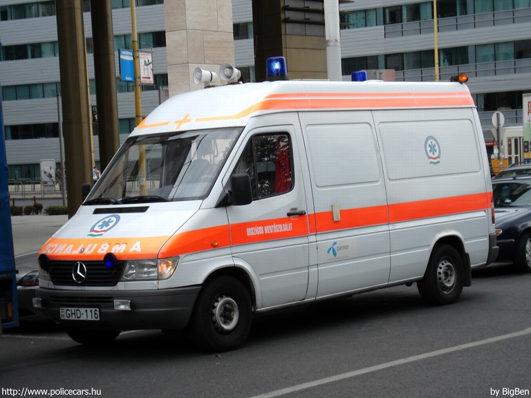 Mercedes-Benz Sprinter, Országos Mentõszolgálat, fotó: BigBen
Keywords: mentő mentőautó magyar Magyarország OMSZ GHD-116