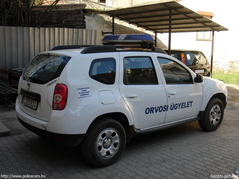 Dacia Duster, orvosi ügyelet, Kaposvár, fotó: Gzozzo pictures
Keywords: mentő mentőautó magyar Magyarország LZB-924