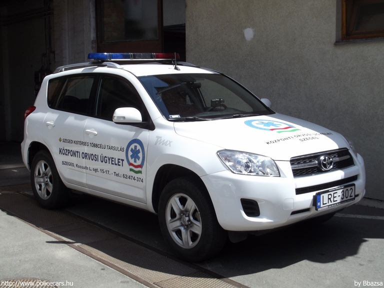 Toyota RAV4, Szeged, központi orvosi ügyelet, Országos Mentõszolgálat, fotó: Bbazsa
Keywords: OMSZ mentő mentőautó magyar Magyarország LRE-302