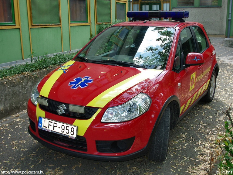Suzuki SX4, orvosi ügyelet, Dunakeszi, Emergency Service Kft., fotó: PChris
Keywords: mentő magyar Magyarország mentőautó LFP-958