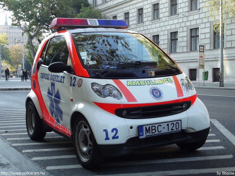 Smart Fortwo, orvosi ügyelet, Hungary Ambulance Kft., fotó: Bbazsa
Keywords: mentő magyar Magyarország mentőautó MBC-120