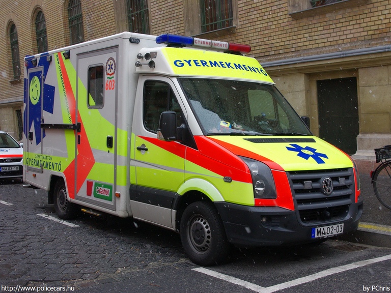 Volkswagen Crafter, Budapest, Szent Márton Gyermekmentõ Szolgálat, fotó: PChris
Keywords: mentő magyar Magyarország mentőautó MA02-03
