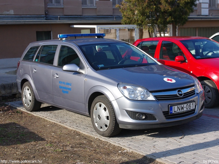 Opel Astra H Caravan, Heim Pál Kórház, Gyermekorvosi ügyelet, Budapest, fotó: PChris
Keywords: mentő mentőautó magyar Magyarország LNW-061