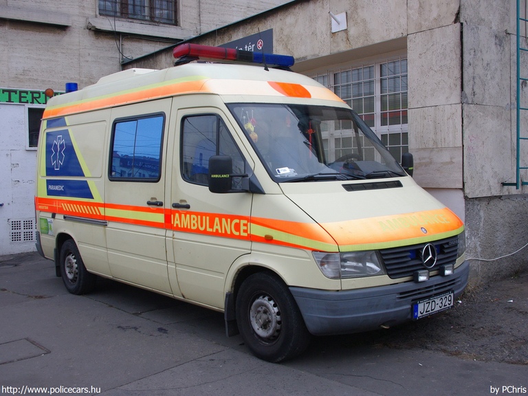 Mercedes-Benz Sprinter 312D, Pest Megyei Speciális Mentõk, fotó: PChris
Keywords: mentő magyar Magyarország mentőautó JZD-329