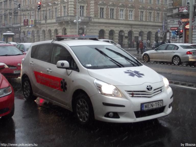 Toyota Verso, Dolomit-Med Egészségügyi Kft., fotó: Bbazsa
Keywords: mentő mentőautó magyar Magyarország MEN-192