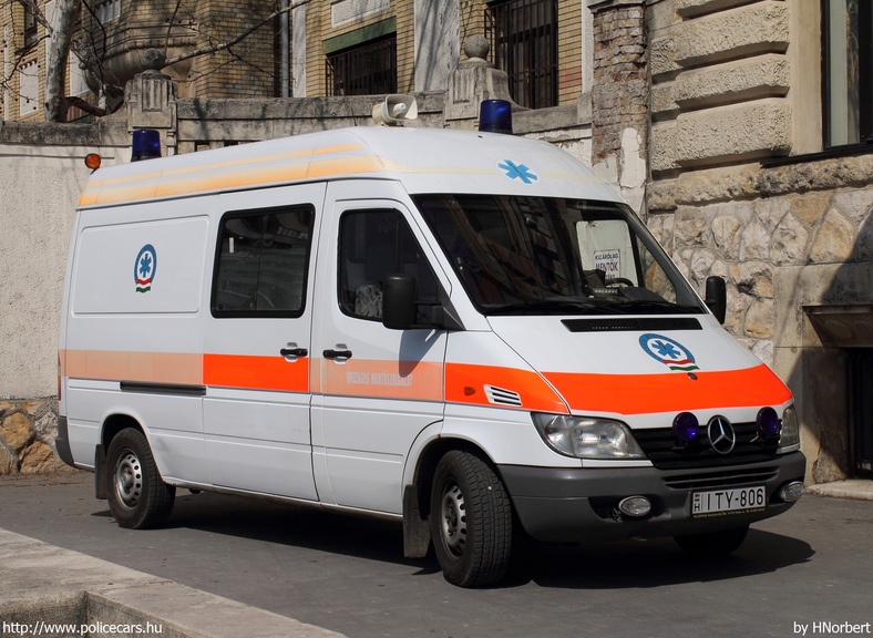 Mercedes-Benz Sprinter 314, Budapest, Országos Mentõszolgálat, fotó: HNorbert
Keywords: mentő mentőautó OMSZ magyar Magyarország ITY-806