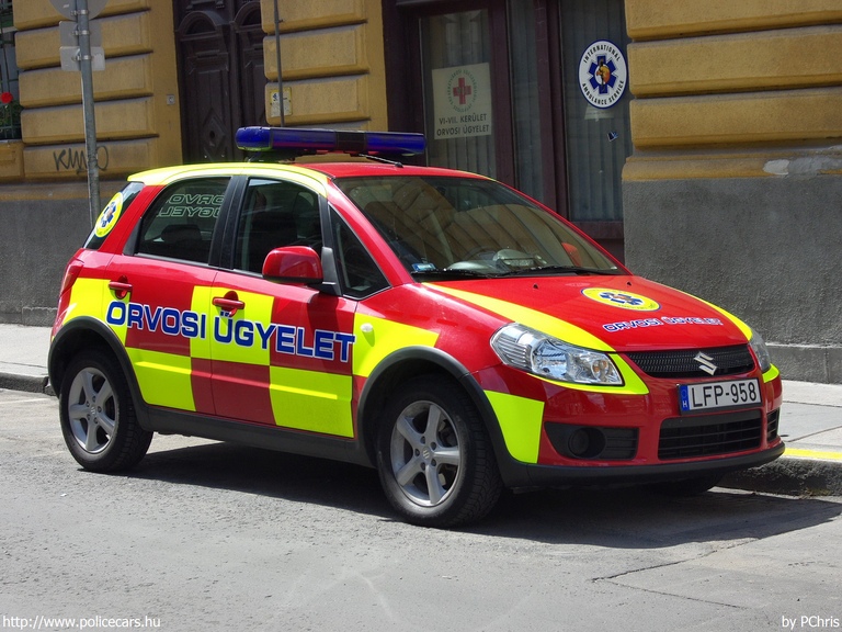 Suzuki SX4, orvosi ügyelet, Budapest, International Ambulance, fotó: PChris
Keywords: mentő mentőautó magyar Magyarország LFP-958
