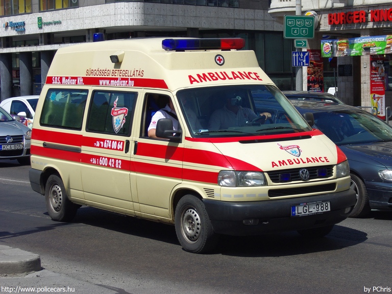 Volkswagen Transporter T4, S.O.S. Medicar Kft., fotó: PChris
Keywords: mentő mentőautó magyar Magyarország LGL-988