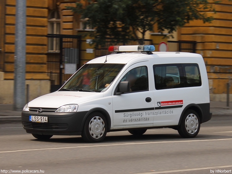Opel Combo, Országos Vérellátó Szolgálat, vérszállítás, fotó: HNorbert
Keywords: mentő mentőautó magyar Magyarország LSS-914