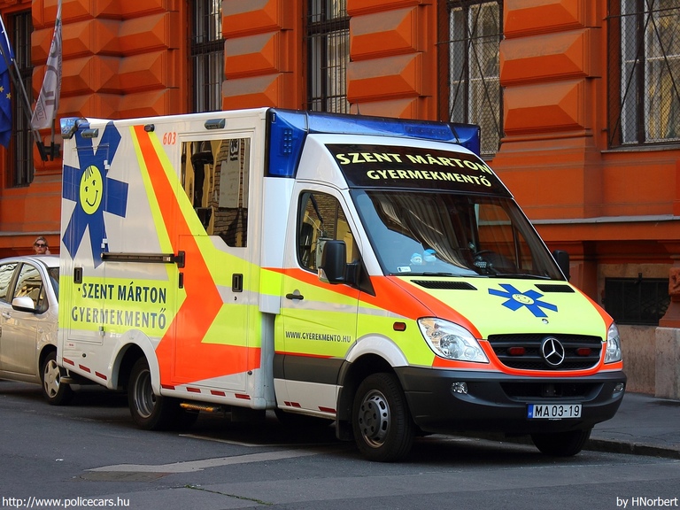 Mercedes-Benz Sprinter II 519 CDI, Budapest, Szent Márton Gyermekmentõ Szolgálat, fotó: HNorbert
Keywords: mentő mentőautó magyar Magyarország MA03-19