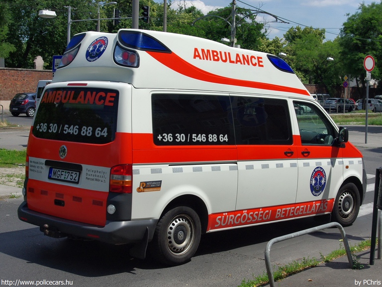 Volkswagen Transporter T5, Maczek Medical Service, fotó: PChris
Keywords: mentő mentőautó magyar Magyarország MGF-752