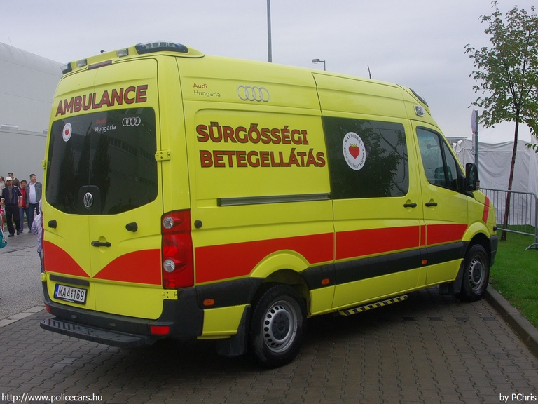 Volkswagen Crafter, Audi Hungaria Motor Kft., fotó: PChris
Keywords: mentő mentőautó magyar Magyarország MAA-169
