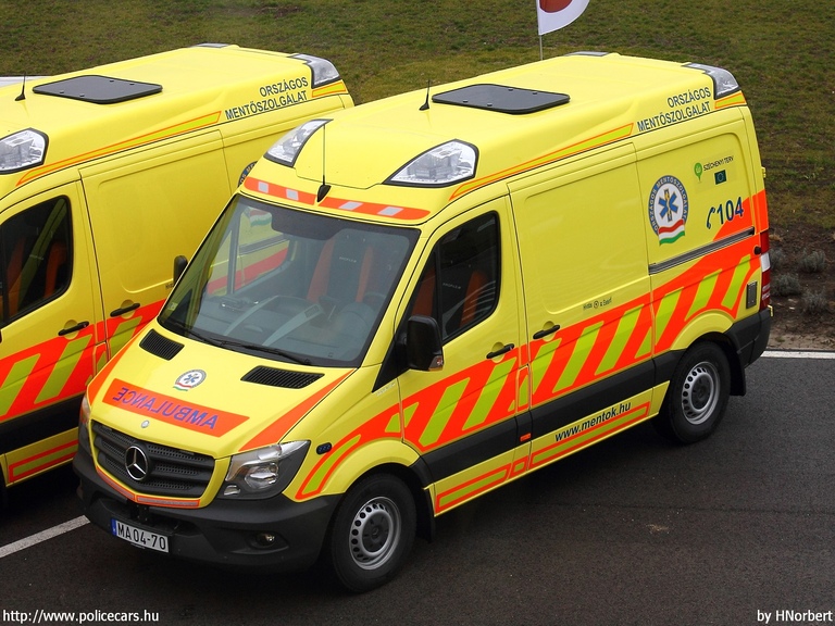 Mercedes-Benz Sprinter 316 CDI, Országos Mentõszolgálat, fotó: HNorbert
Keywords: mentő mentőautó OMSZ magyar Magyarország MA04-70