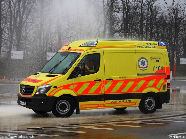 Mercedes-Benz Sprinter 316 CDI, Országos Mentõszolgálat, fotó: HNorbert
Keywords: mentő mentőautó OMSZ magyar Magyarország MA04-67