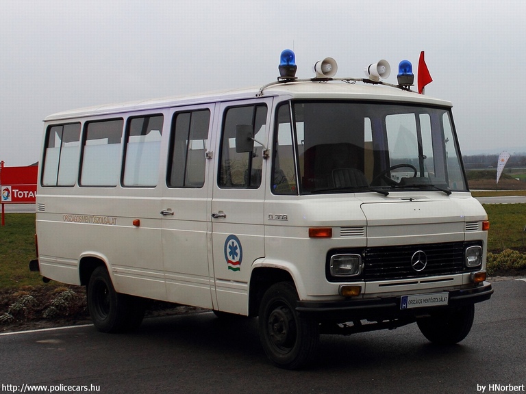 Mercedes-Benz 309D, fotó: HNorbert
Keywords: mentő mentőautó OMSZ magyar Magyarország