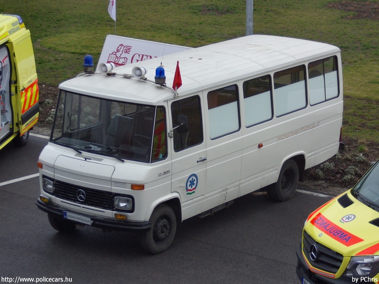 Mercedes-Benz 309D, fotó: PChris
Keywords: mentő mentőautó OMSZ magyar Magyarország
