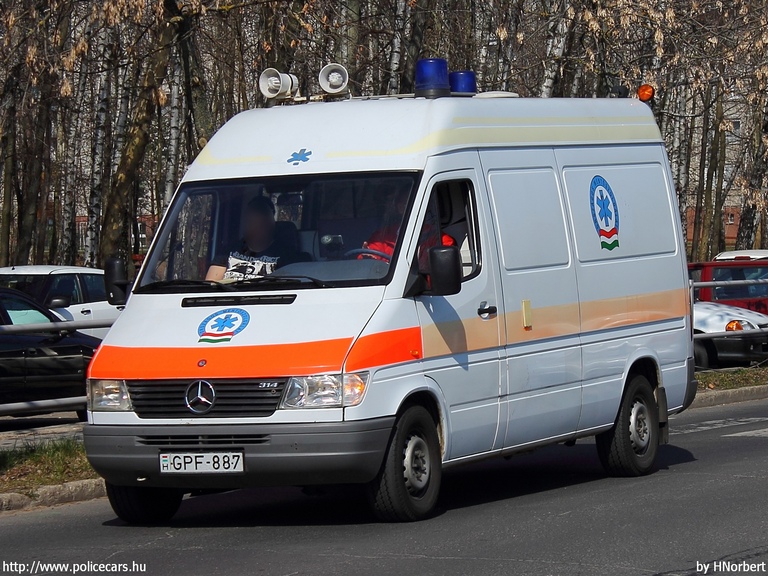 Mercedes-Benz Sprinter 314, Budapest, Országos Mentõszolgálat, fotó: HNorbert
Keywords: mentő mentők mentőautó OMSZ magyar Magyarország GPF-887