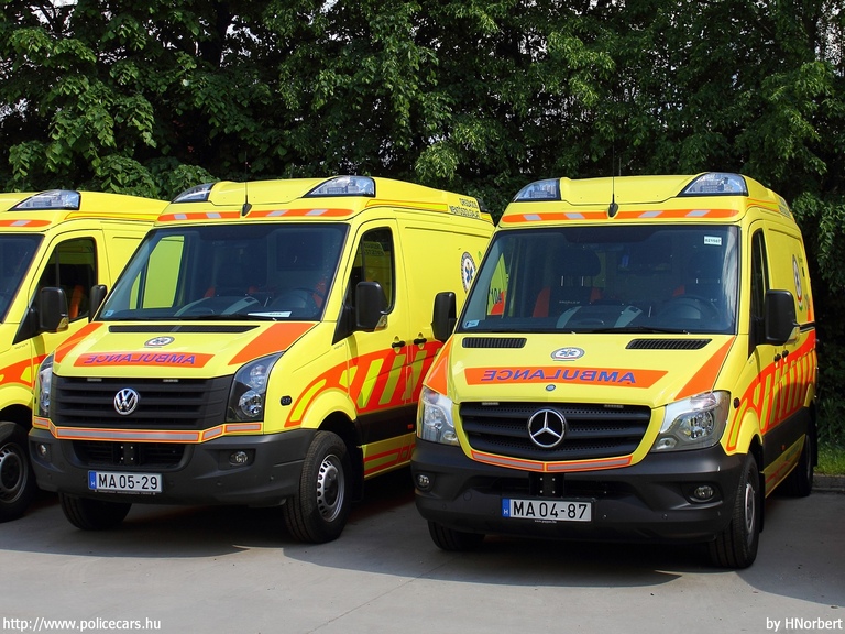 Volkswagen Crafter, Mercedes-Benz Sprinter 316 CDI, Országos Mentõszolgálat, fotó: HNorbert
Keywords: mentő mentőautó magyar Magyarország OMSZ MA05-29 MA04-87
