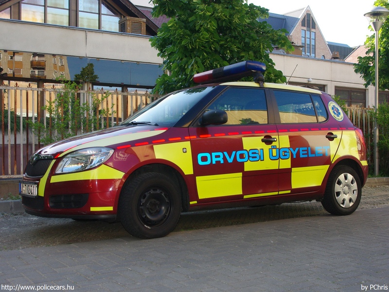 Skoda Fabia II, orvosi ügyelet, Budapest, International Ambulance Service Kft., fotó: PChris
Keywords: mentő mentőautó magyar Magyarország LNT-201 ambulance hungarian Hungary
