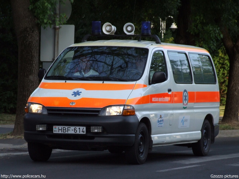 Toyota Hiace, Országos Mentõszolgálat, fotó: Gzozzo pictures
Keywords: mentő mentőautó magyar Magyarország OMSZ HBF-614