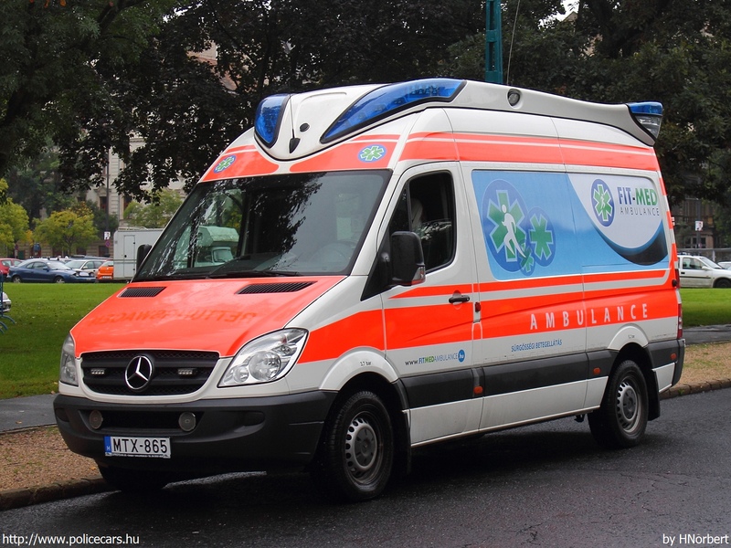 Mercedes-Benz Sprinter II, FIT-MED Egészségügyi Szolgáltató Kft., fotó: HNorbert
Keywords: mentő mentőautó magyar Magyarország MTX-865