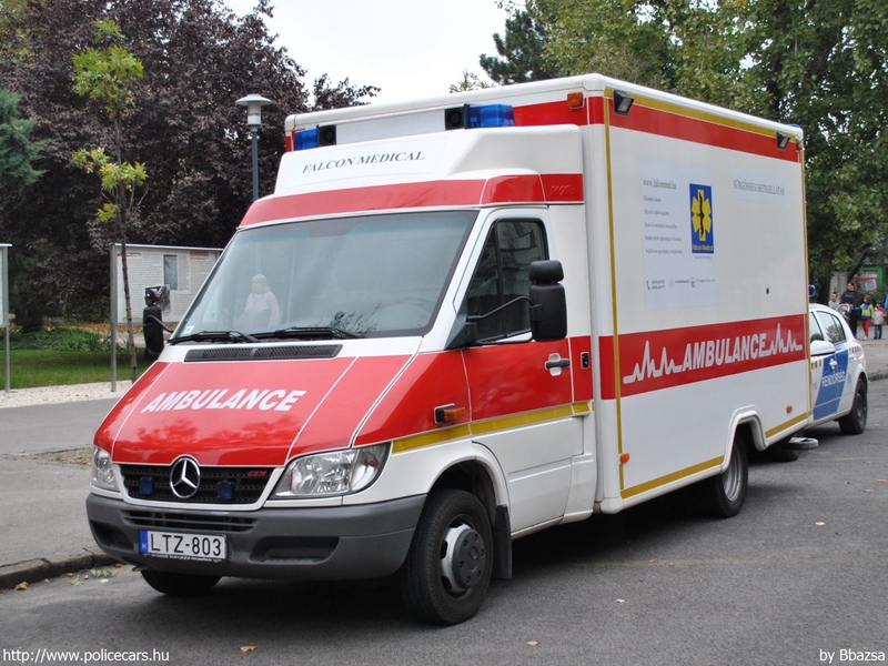 Mercedes-Benz Sprinter 413 CDI, Falcon Medical Zrt., fotó: Bbazsa
Keywords: mentő mentőautó magyar Magyarország LTZ-803