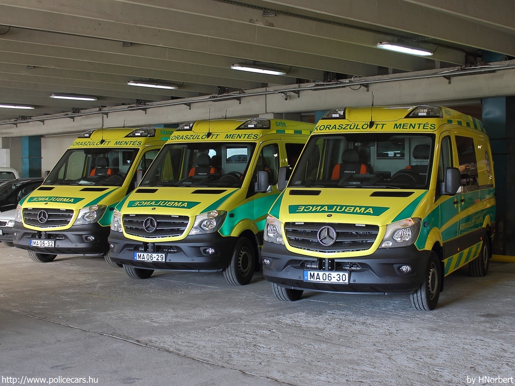 Mercedes-Benz Sprinter II facelift 316 CDI, Országos Mentõszolgálat, koraszülött mentõ, fotó: HNorbert
Keywords: mentő mentőautó OMSZ magyar Magyarország MA06-30 MA06-29 MA06-32