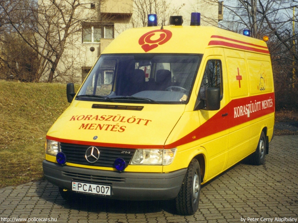 Mercedes-Benz Sprinter 214, koraszülöttmentõ, Peter Cerny Alapítvány, Budapest, fotó: Peter Cerny Alapítvány
Keywords: mentő mentőautó magyar Magyarország PCA-007