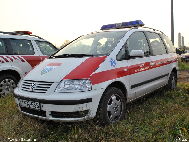 Volkswagen Sharan, Delta Mentõszolgálat, fotó: Bbazsa
Keywords: mentő mentőautó magyar Magyarország IPN-556 ambulance hungarian Hungary