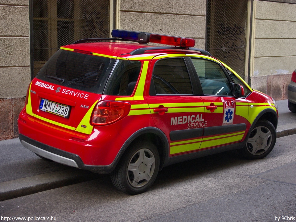 Suzuki SX4, orvosi ügyelet, Budapest, V.I.P. Ambulance Kft., fotó: PChris
Keywords: mentő mentőautó magyar Magyarország MNV-298 ambulance hungarian Hungary