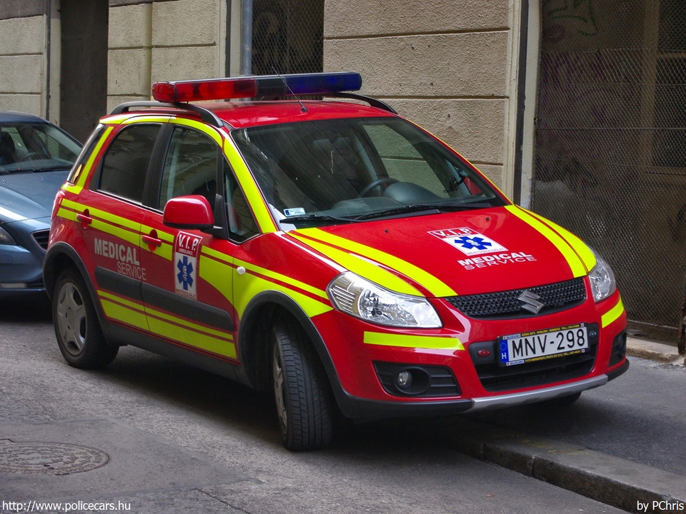 Suzuki SX4, orvosi ügyelet, Budapest, V.I.P. Ambulance Kft., fotó: PChris
Keywords: mentő mentőautó magyar Magyarország MNV-298 ambulance hungarian Hungary