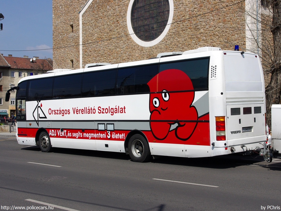Ikarus EAG E98.41 VOLVO, Országos Vérellátó Szolgálat, fotó: PChris
Keywords: mentő mentőautó magyar Magyarország IUN-090 vérszállítás ambulance hungarian Hungary
