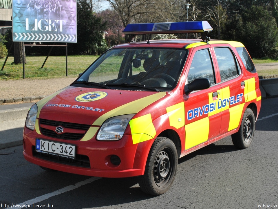 Suzuki Ignis, orvosi ügyelet, Budapest, International Ambulance, fotó: Bbazsa
Keywords: mentő mentőautó magyar Magyarország KIC-342 ambulance hungarian Hungary