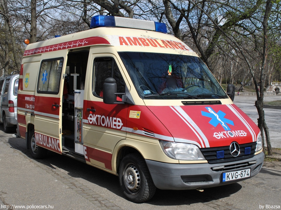 Mercedes-Benz Sprinter, Oktomed Bt., fotó: Bbazsa
Keywords: mentő mentőautó magyar Magyarország KVG-674 ambulance hungarian Hungary